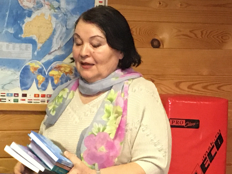 Татьяна Максименко (Жуковский) передает в дар авторские и коллективные сборники